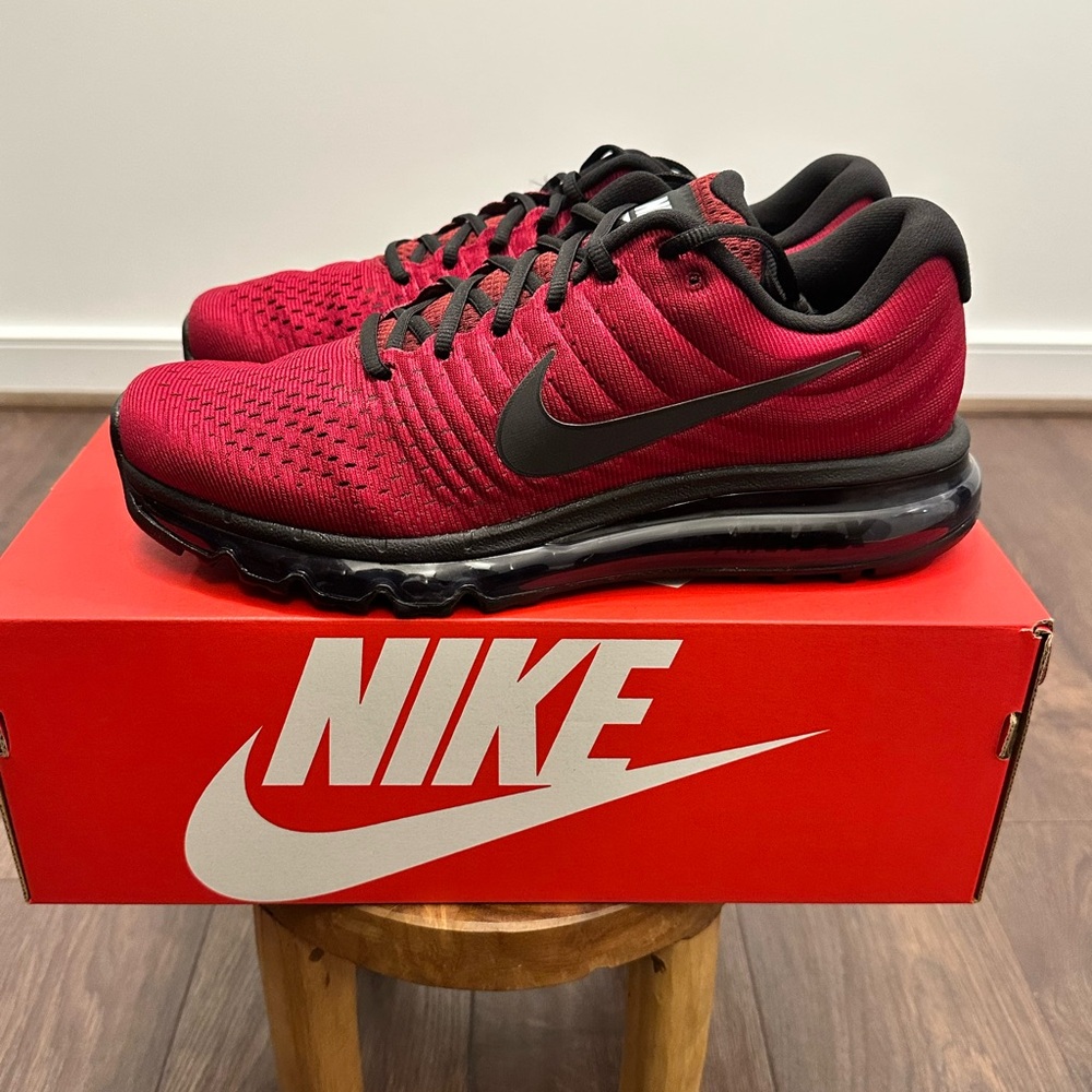 Nike Men’s Air Max 2017 Team Red & Black Color-way Running Shoes, Size 10.5 Rare
